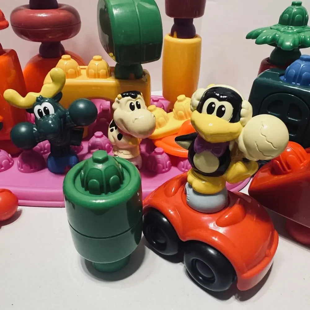 30 Piece Fisher Price‎ Mattel Pop Onz Toys Animals Building set in case 2004